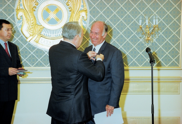 His Highness the Aga Khan receiving the State Award for Peace and Progress from President Nursultan Nazarbayev of Kazakhstan in 